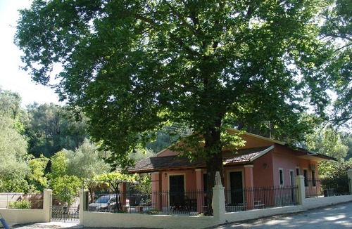 Ipsos Villa | Enchanting Ipsos Haven | 3 Bedrooms | Villa Magia | Al Fresco Dining | Steps.