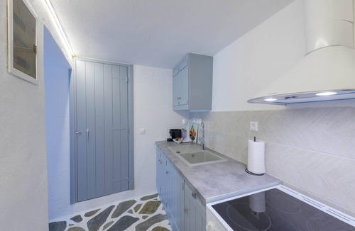 Megas Gialos Apartment | ENDLESS BLUE from Syros - Megas Gialos Suite 1