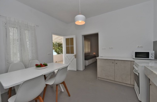 Exomvourgo Cottage | Enjoy your holidays in an excellent seaside home in Kardianni Bay (also known as Giannaki bay)