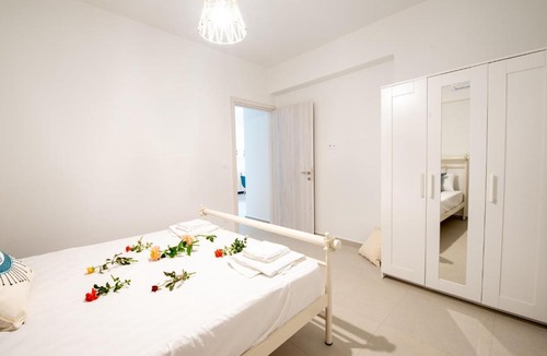 Patras Apartment | Ennea suites-Earth suite