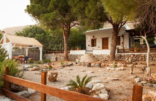 Kalymnos Villa | Entire Villa in Kalymnos, Greecen5 guests1 bedroom3 beds1.5 bathrooms