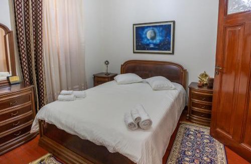 Tripoli Apartment | Era of Elegance: 1928 Classic Dwelling