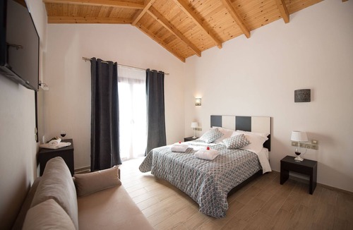 Erikousa Island House | Erikousa Palace Suite 14