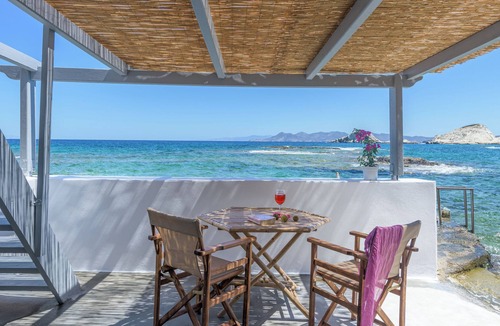Mandrakia House | Esperanza Boathouse