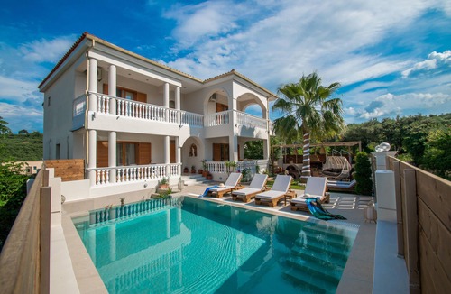 Alonia Villa | Estella Luxury Villa