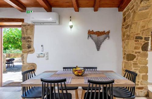 Pefki Apartment | Etia - Venetian Villa