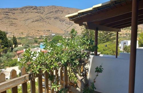 Pisses House | Evangelos Politis Rooms Kea