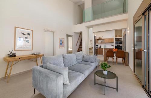 Ixia Villa | Evilion Island Residence