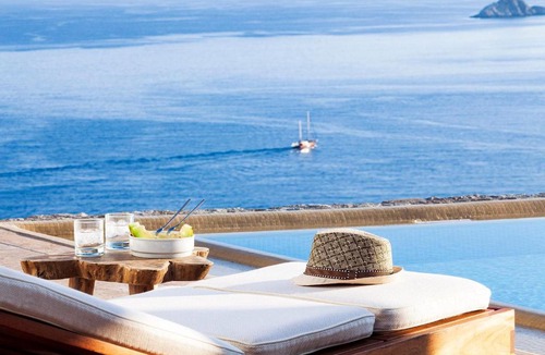 Paraga Villa | Excellent Mykonos Villa Villa Elpida 3 Bedrooms Stunning Sea Views Psarrou