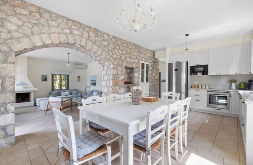 Kilada Villa | Exclusive Beachfront Villa with Swimming pool