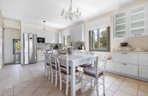 Kilada Villa | Exclusive Beachfront Villa with Swimming pool
