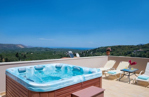 Makhairoi Villa | Exclusive Crete Villa | Villa Aladanos | Private Pool | Jacuzzi | 4 BDR | Maheri