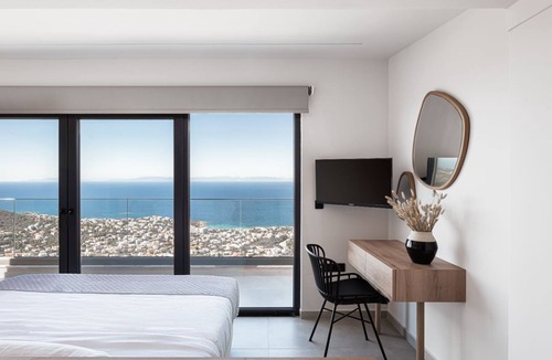 Saronikos House | Executive Suite By Saronida Hills