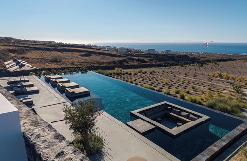 Oia Villa | Exquisite Luxury villa at Oia with expansive pool area and Grand interiors