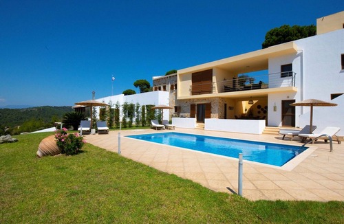 Agia Paraskevi Villa | Exquisite Skiathos Villa | Villa Skiathos Beta | 2 Bedrooms | Private Pool |.