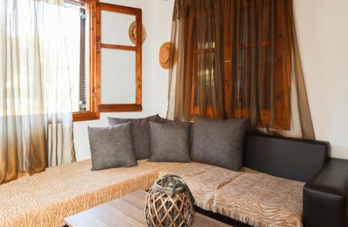 Koukounaries Apartment | F & B Summer Collection- Skiathos -Maistrali