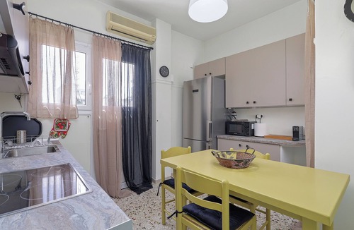 Palaio Faliro Apartment | Faliron Urban Retreat