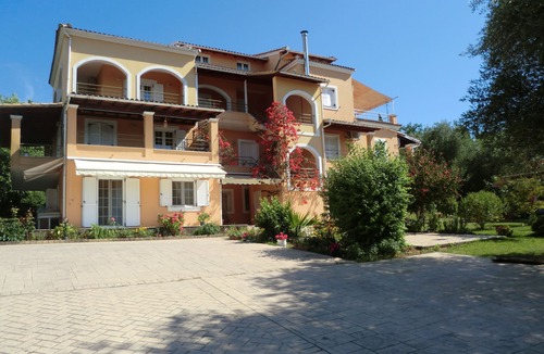 Kontokali Apartment | Family apartment with balcony & great views with shared swimming pool