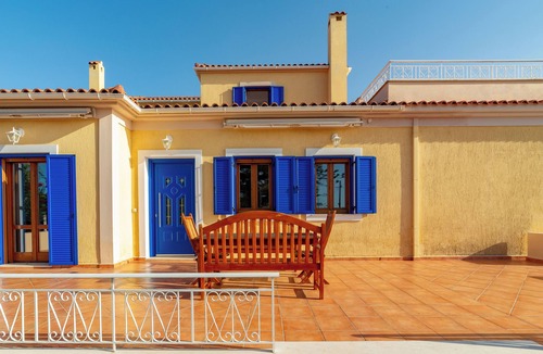 Kaligata Villa | Family friendly Villa, surrounded by nature, amazing views and a swimming pool!