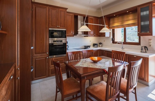 Galatas House | Family Friendly Villa with private pool, 5 min from the beach