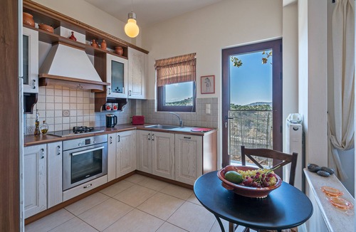 Agia Pelagia Villa | Family Friendly Villa with Heated Pool, Tennis, Jacuzzi, 4km to Sea & Amenities