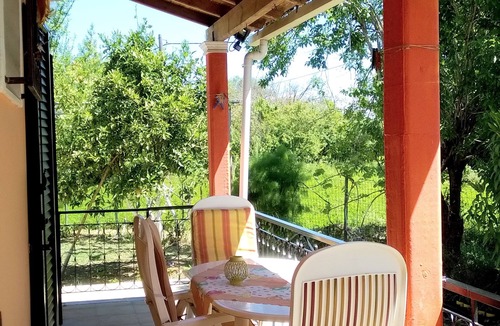 Melikia House | Family House beside the River