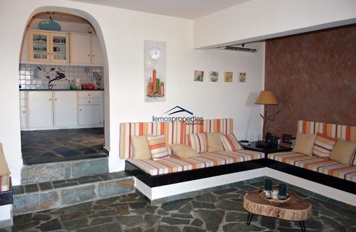 Koundouros House | Family house with a sea view for rent in the area of Koundouros
