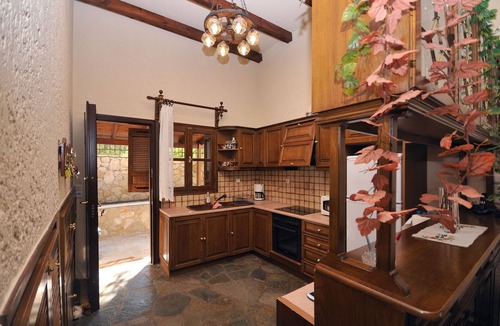 Agii Apostoli House | Family Maisonette with Private Pool, near the Beach