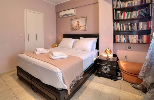 Anavyssos Villa | Family Villa Mythos With a Magnificent garden and Large Swimming Pool
