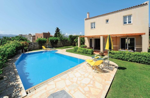 Prinos Villa | Family villa w/ extensive outside space, pool