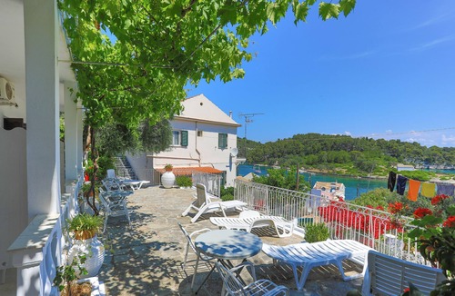 Gaios Apartment | Faros Epta: Gaios studio, sea views, private sun-loungers