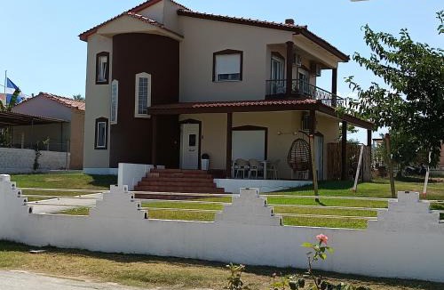 Avdira Apartment | FG Home Rental Vila & Apartments