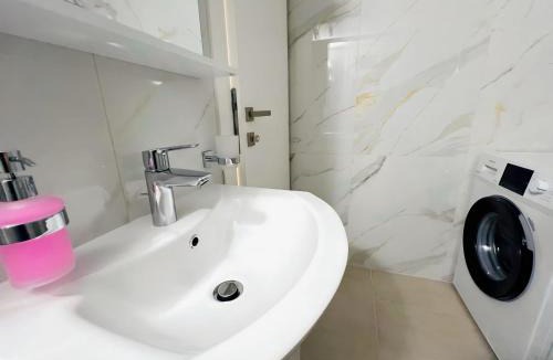 Kerameikos Apartment | Fifth Sense in Athens by ΜPS