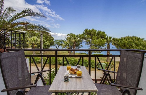 Nea Fokaia Apartment | Filia Apartment Avgerinos by RentalsPro