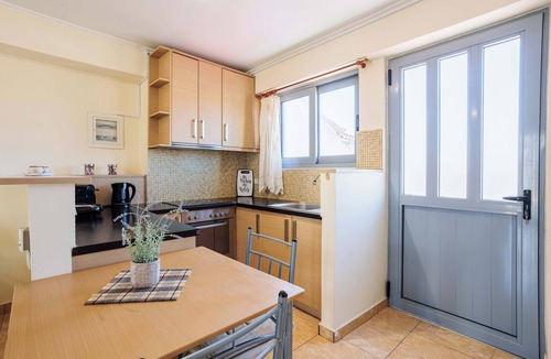 Filiatra Apartment | Filiatra Cozy Cental Retreats with Balconies