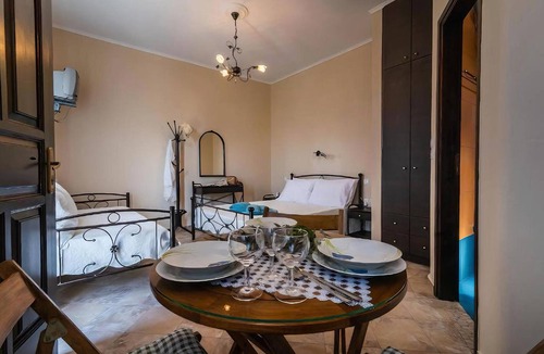Milos House | Firiki Studios