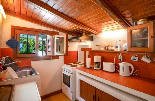 Kassiopi Cottage | Fishermans Cottage: Private pool, a/c, near beach
