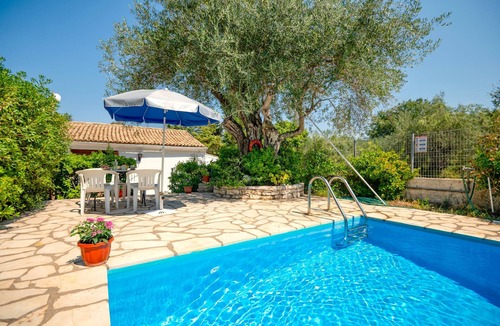 Kassiopi Cottage | Fishermans Cottage: Private pool, a/c, near beach