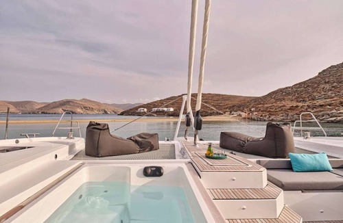 Alimos Boat Rental | Floating Villa: Yacht Vacation with Captain & Chef - 10 Guests - 66 Ft