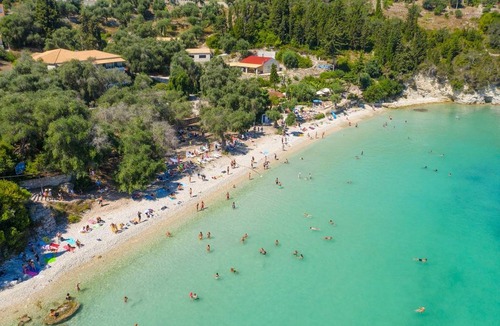 Lakka Apartment | Flora Maisonettes 1: Walk to Beach, A/C, WiFi, Car Not Required