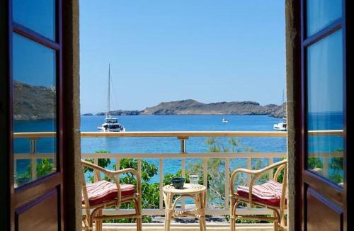 Kithira Apartment | Follow Your Art