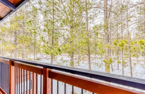 Sunriver House | Forest retreat with a hot tub and bikes - pool access & minutes from the village