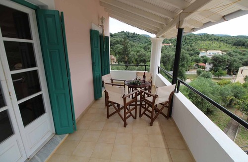 Agios Spyridon Corfu Apartment | Frankis Apartment 8 Agios Spyridonas Perithia