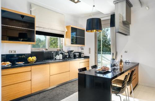 Tria Monastiria Villa | Free Breakfast at Oak Luxury villa with heated pool, Playground and Pool table
