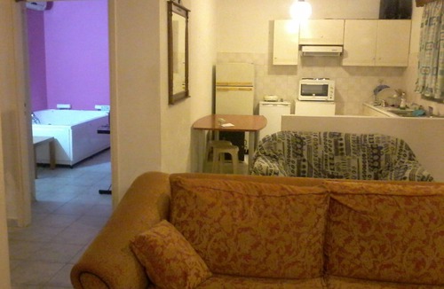 Marousi House | FULLY DETACHED PRIVATE FLOOR IN MAROUSI WITH JACUZZI SUITABLE FOR BIG GROUPS TOO