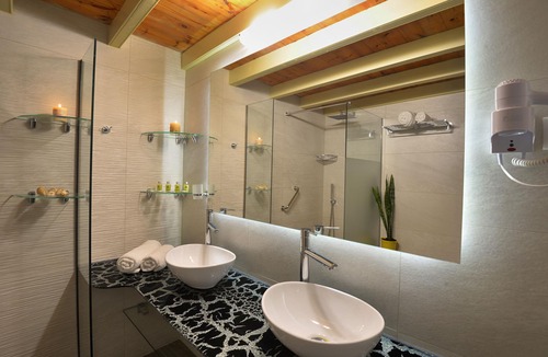 Doukades Apartment | Fundana Villas Corfu | Suite