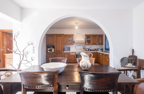 Petaloudes Villa | FZIN Villa Sevil