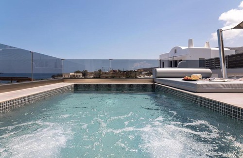 Kamari Apartment | G & W Suites