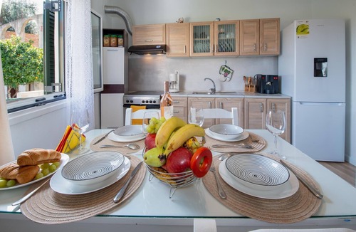 Gaios House | Garden home