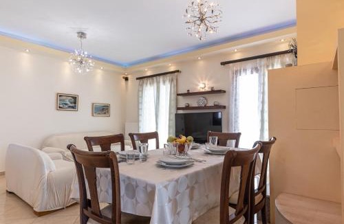 Melanes Apartment | Gavriella House